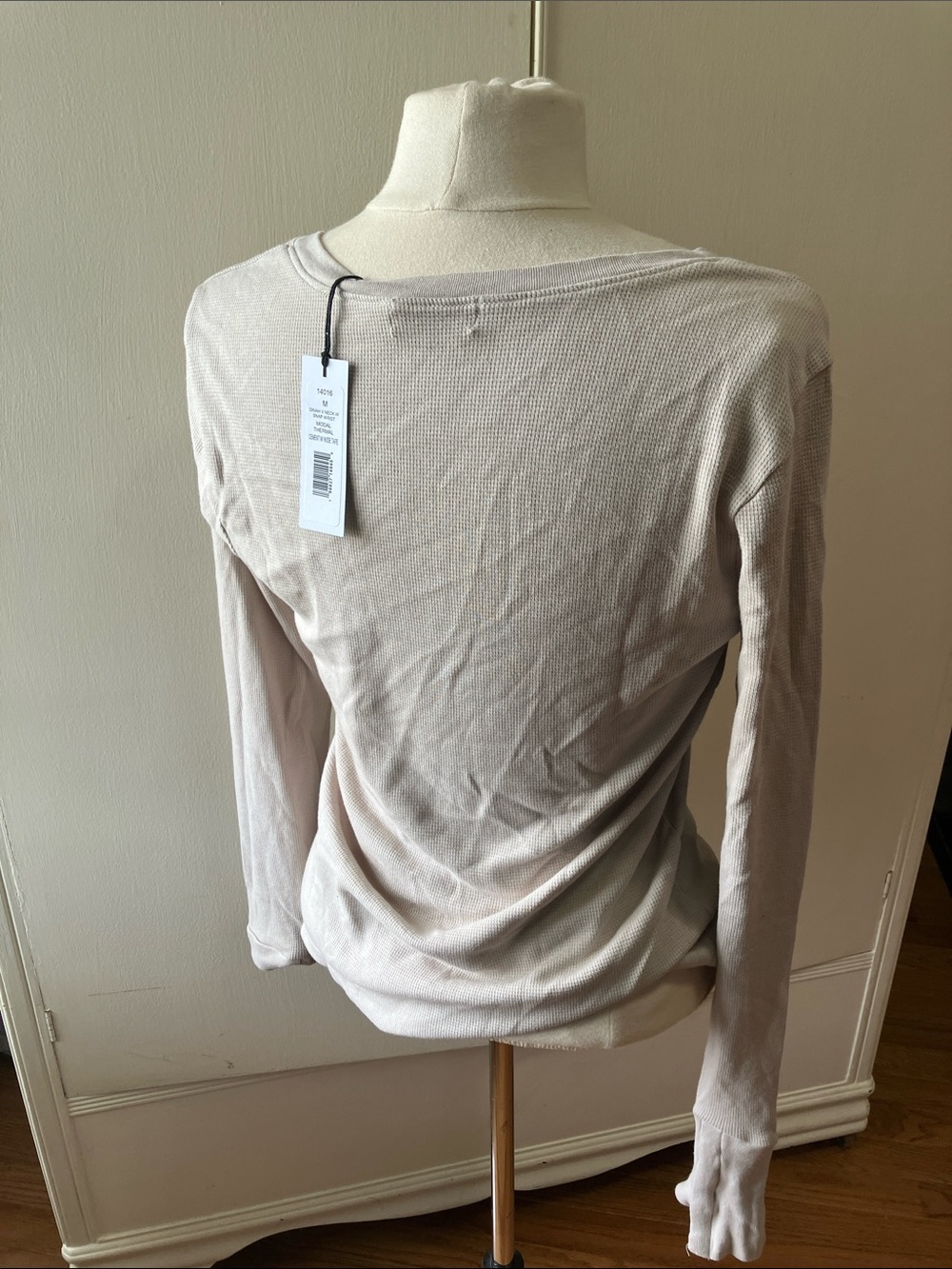 Michael Stars Light Gray V-Neck Long Sleeve Tee - Picture 2 of 8
